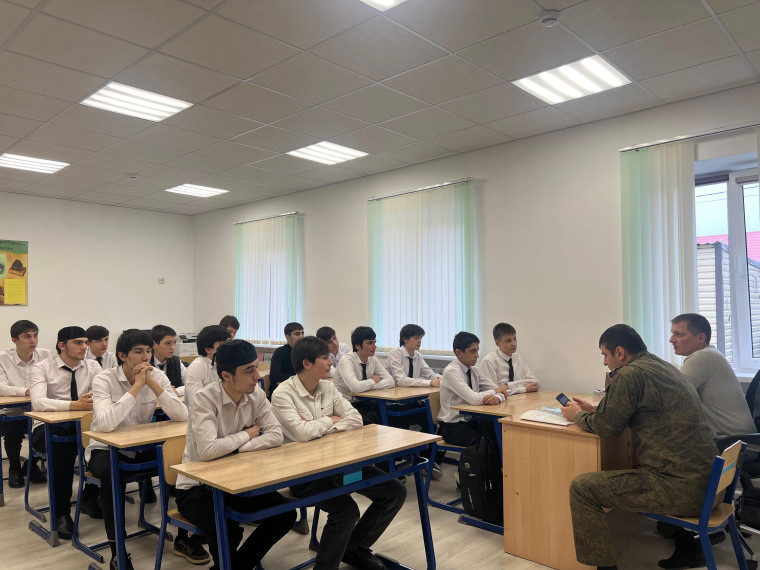 Сегодня ГБОУ «СОШ №6 г.Сунжа»посетил преподаватель Дальневосточного высшего общевойскового командного училища имени Маршала Советского Союза К.К. Рокоссовского. .